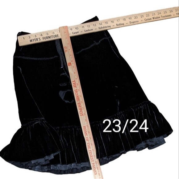Joie ruffle bottom black velvet drawl skirt size Medium - Picture 4 of 10